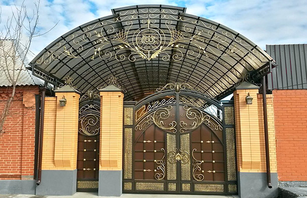 Купить или заказать ворота для дома с навесом - стильные и надежные решения для вашего участка в Касимове от 42090 руб | ВоротМастер-Ксм